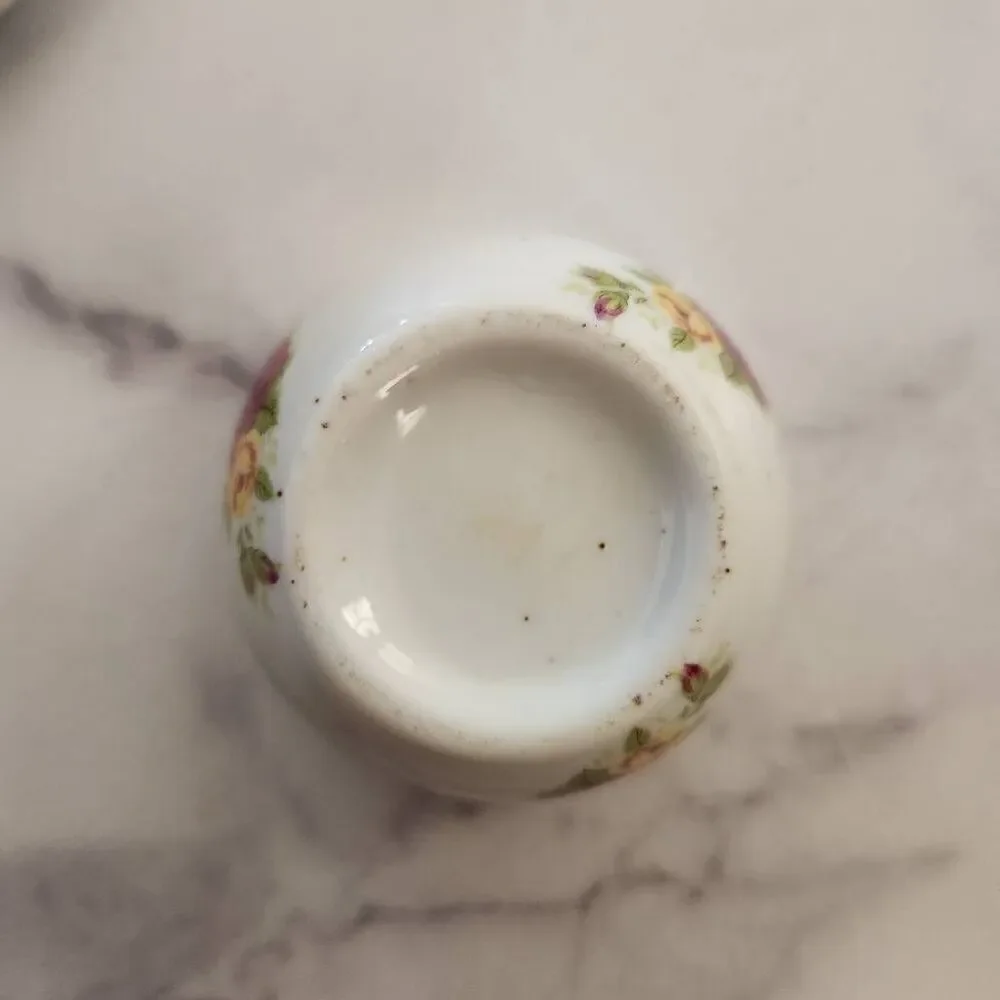Vintage apple ceramic floral trinket box cream porcelain round with lid jewelry